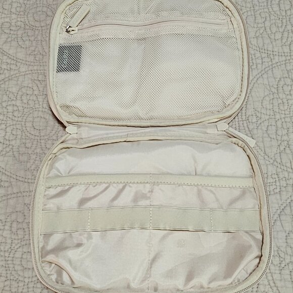 CALPAK Tech Organizer - Picture 4 of 7